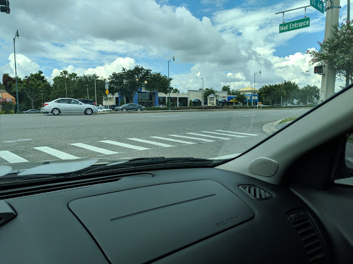 Shopping Mall «Lake Village Shopping MallKitchengaets», reviews and photos, 10601 US-441, Leesburg, FL 34788, USA