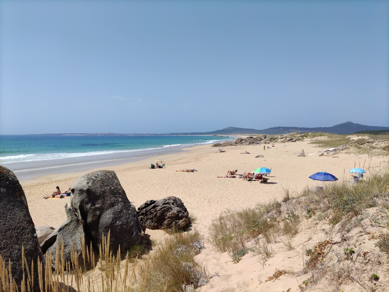 Foto af Vilar beach med hvidt fint sand overflade