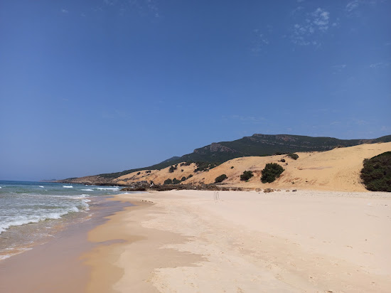 Zwaraa Beach