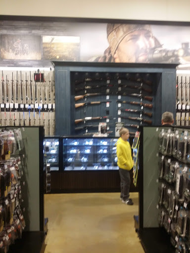 Outdoor Sports Store «Field & Stream», reviews and photos, 2000 N Neil St #2000b, Champaign, IL 61820, USA