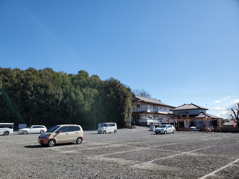 産泰神社 参拝者駐車場