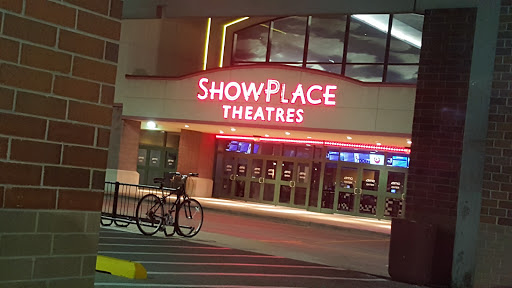 Movie Theater «AMC Showplace Village Crossing 18», reviews and photos, 7000 Carpenter Rd, Skokie, IL 60077, USA
