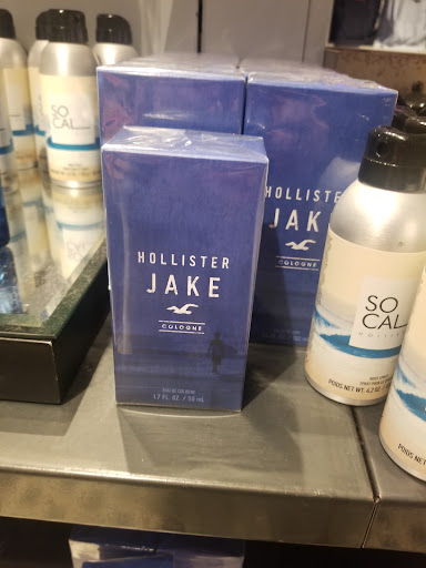 Clothing Store «Hollister Co.», reviews and photos, 1201 Lake Woodlands Dr #1208, Spring, TX 77380, USA