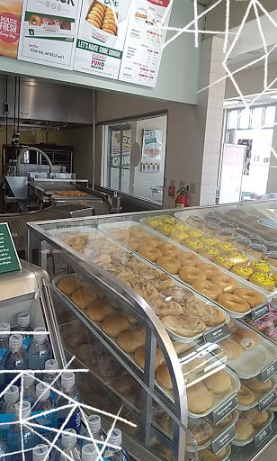 Bakery «Krispy Kreme Doughnuts», reviews and photos, 1911 4 Seasons Blvd, Hendersonville, NC 28792, USA