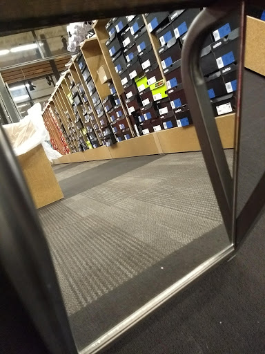 Shoe Store «DSW Designer Shoe Warehouse», reviews and photos, 270 Daniel Webster Hwy, Nashua, NH 03060, USA