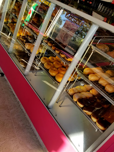 Donut Shop «Freshh Donuts», reviews and photos, 781 W Blaine St, Riverside, CA 92507, USA