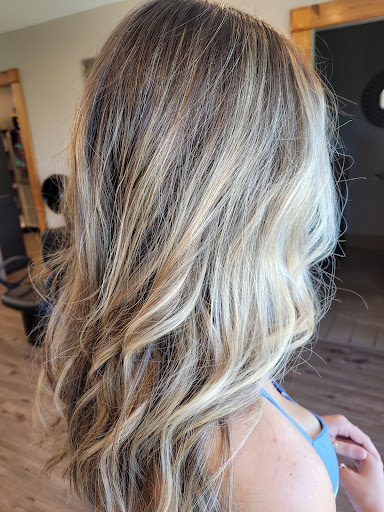 Beauty Salon «Columbia Gorge Salon & Spa», reviews and photos, 205 E Historic Columbia River Hwy, Troutdale, OR 97060, USA
