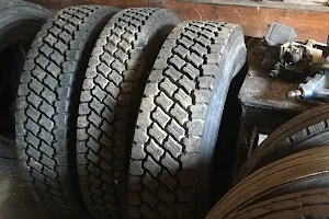 DUNN'S NEW AND USED TIRES image