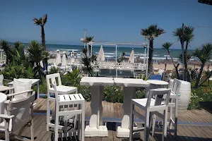مطعم الشاطئ الأطلسي image