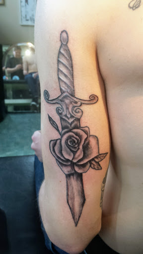 Tattoo Shop «OCTOPUS INK TATTOO», reviews and photos, 410 1st St, Lake Oswego, OR 97034, USA