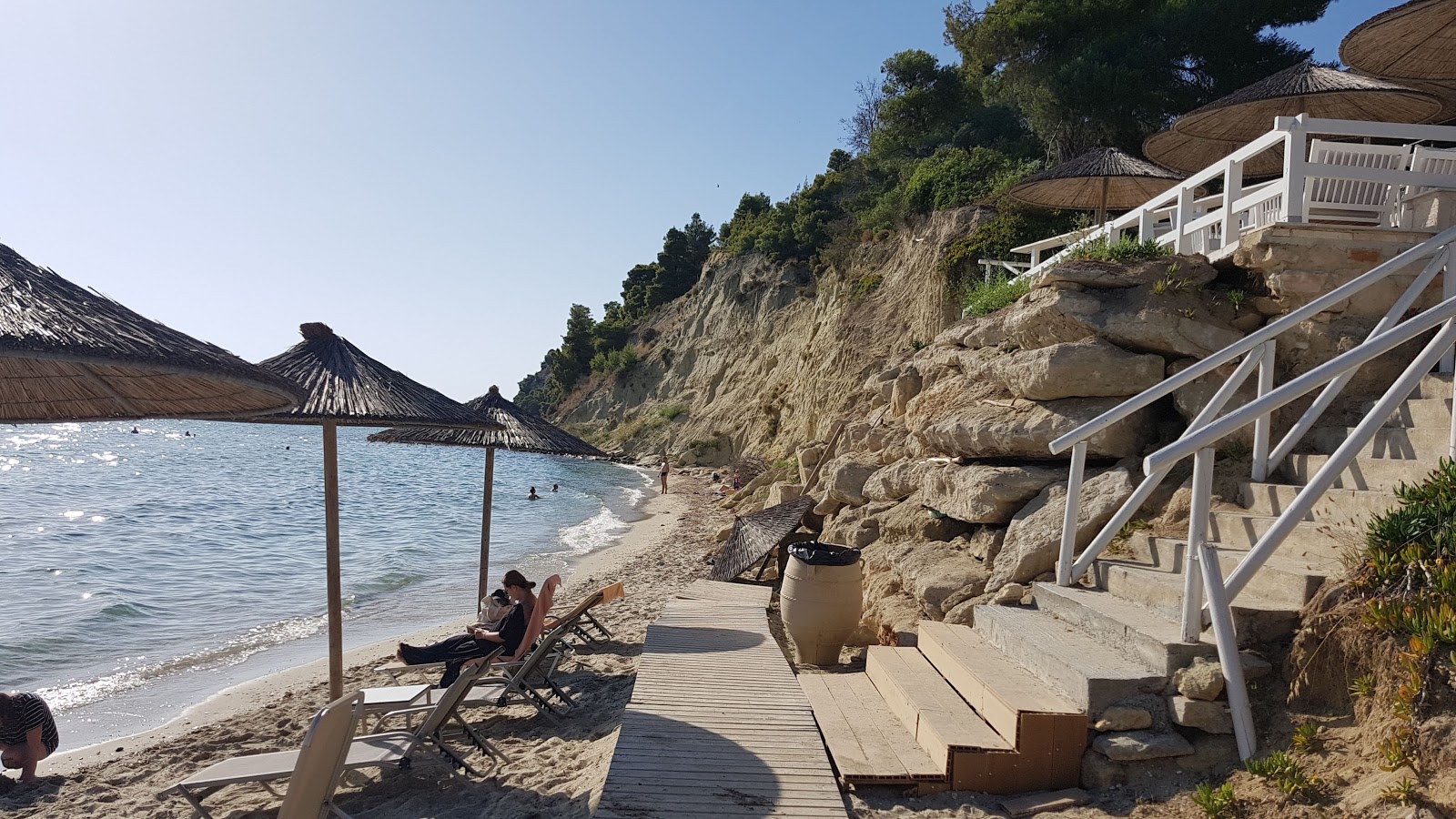 Foto de Elani beach - bom local amigável para animais de estimação para férias