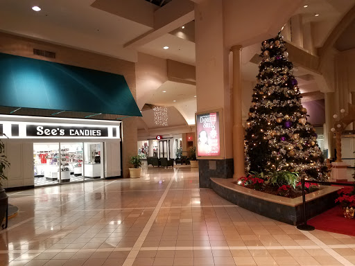 Shopping Mall «Laguna Hills Mall», reviews and photos, 24155 Laguna Hills Mall, Laguna Hills, CA 92653, USA