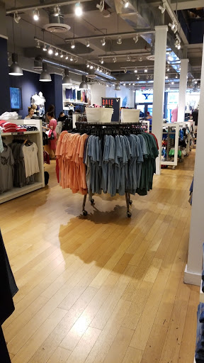 Clothing Store «AEO Factory & Aerie Store», reviews and photos, 256 E Fordham Rd, Bronx, NY 10458, USA