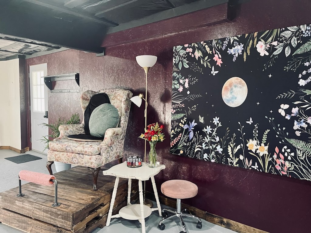 Eclectic House of Nails 67487