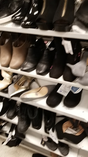 Clothing Store «Ross Dress for Less», reviews and photos, 13855 Outlet Dr, Silver Spring, MD 20904, USA