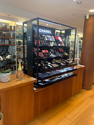 Beoordelingen van Parfumerie Gutmann in Aat - Cosmeticawinkel