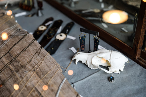 Tattoo Shop «Keepsake Tattoo Studio», reviews and photos, 253 11th St, Astoria, OR 97103, USA