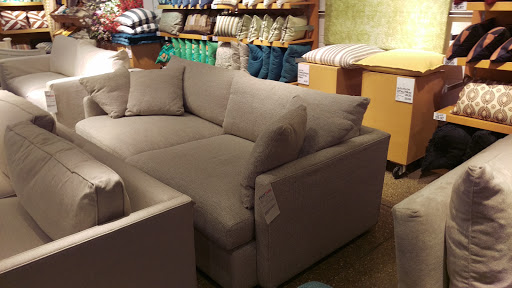 Furniture Store «Crate and Barrel Outlet», reviews and photos, 1700 Prince St, Alexandria, VA 22314, USA