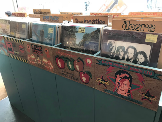Reviews of Out on the Floor Records in London - Music store