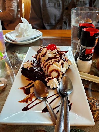 Seafood Restaurant «Hieronymus Seafood Restaurant & Oyster Bar», reviews and photos, 5035 Market St, Wilmington, NC 28405, USA