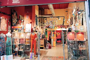 Kerala Granada. Tienda de artículos que te conectan con la cultura oriental. image