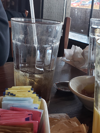 American Restaurant «Cracker Barrel Old Country Store», reviews and photos, 18531 N Creek Dr, Tinley Park, IL 60477, USA