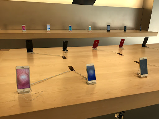 Computer Store «Apple Walnut Street», reviews and photos, 1607 Walnut St, Philadelphia, PA 19103, USA