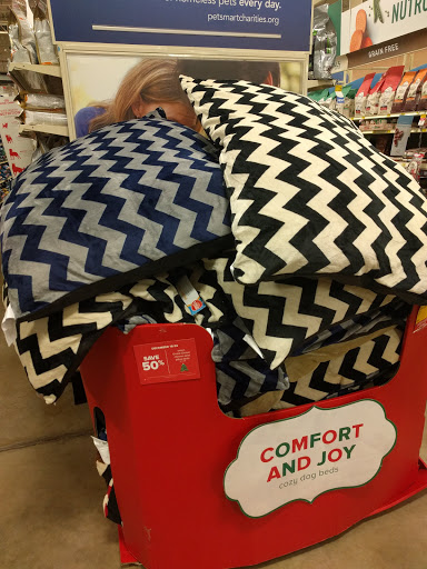 Pet Supply Store «PetSmart», reviews and photos, 6535 Frontier Dr, Springfield, VA 22150, USA