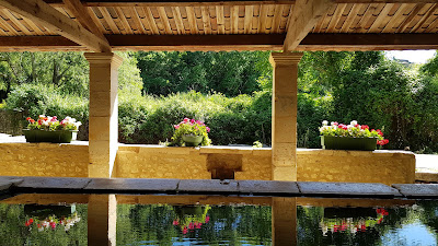 Lavoir à Saint-André-de-Roquepertuis