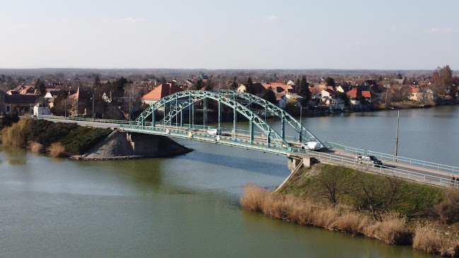 Hozzászólások és értékelések az Árpád híd-ról