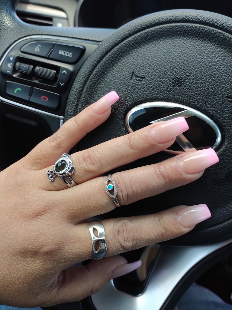Studio Nails 91402
