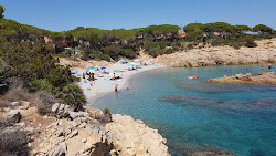 Spiaggia Di Cala Liberotto'in fotoğrafı küçük koy ile birlikte