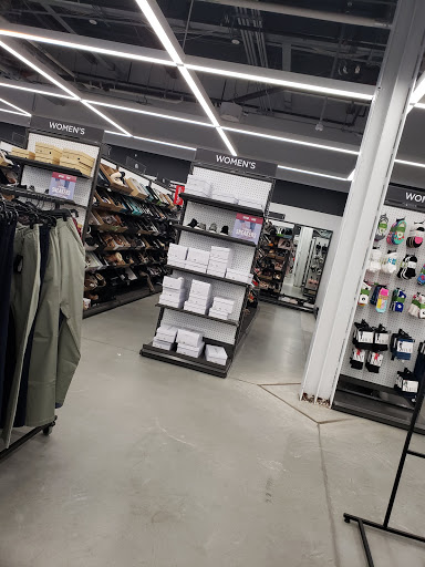 Department Store «Saks OFF 5TH», reviews and photos, 6502 Springfield Mall, Springfield, VA 22150, USA