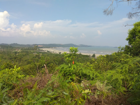 Tiga Putri Beach