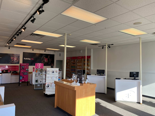 Cell Phone Store «Sprint Store», reviews and photos, 815 Farmington Ave, Bristol, CT 06010, USA