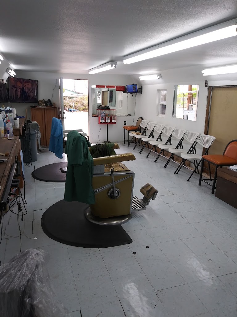 Martinez Barber Shop 78852