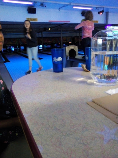 Bowling Alley «Chalet Bowl & 26th Street Cafe», reviews and photos, 3806 N 26th St, Tacoma, WA 98407, USA