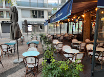 Atmosphère du Restaurant français Le Phare Boulogne - Huîtres et fruits de mer à Boulogne-Billancourt - n°3