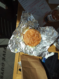 Cheeseburger du Restaurant de hamburgers Five Guys Dijon Toison d'Or - n°15