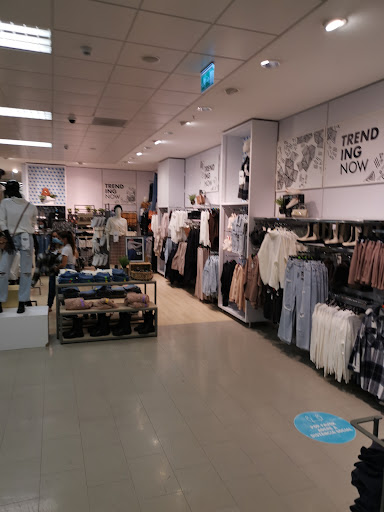 Lojas para comprar roupa desportiva feminina Lisbon