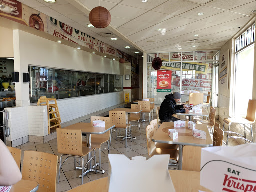 Bakery «Krispy Kreme Doughnuts», reviews and photos, 208 W 14 Mile Rd, Troy, MI 48083, USA