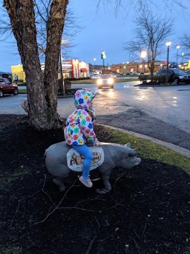 American Restaurant «Cracker Barrel Old Country Store», reviews and photos, 74 Hospitality Ln, Cadiz, KY 42211, USA