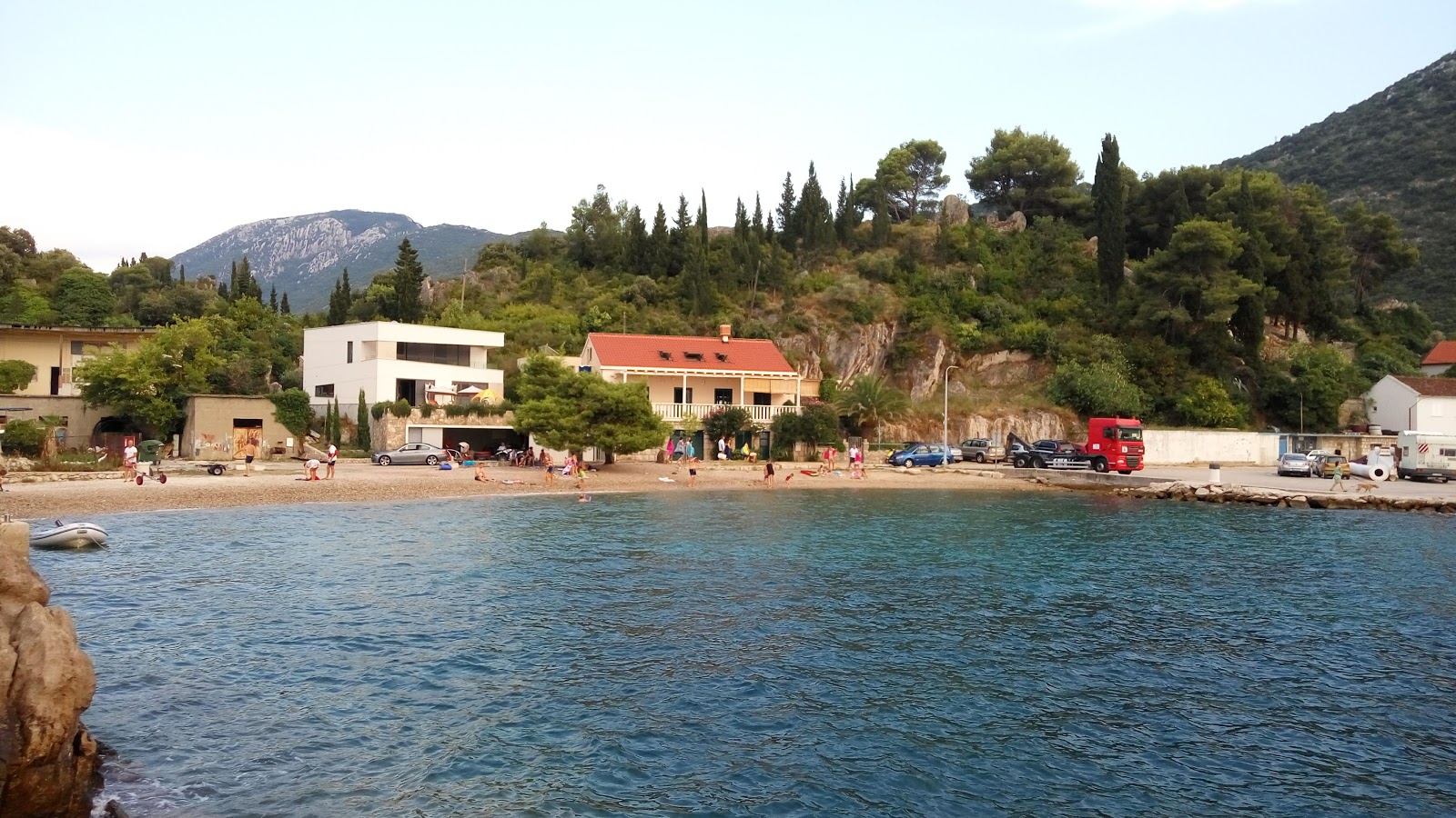 Fotografie cu Riba beach cu mic golf