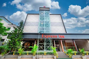 Hotel Express Inn Boisar image