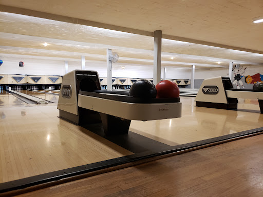 Bowling Alley «Fireside Bowl», reviews and photos, 2646 W Fullerton Ave, Chicago, IL 60647, USA