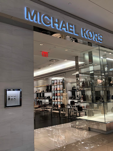 Fashion Accessories Store «Michael Kors», reviews and photos, 19575 Biscayne Blvd #153, Aventura, FL 33180, USA