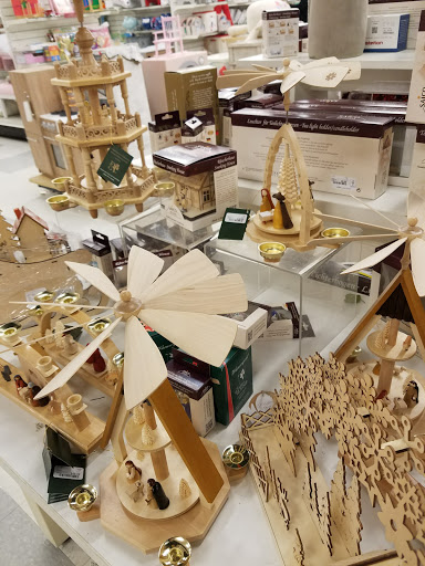 Shopping Mall «Greendale Mall», reviews and photos, 7 Neponset St, Worcester, MA 01606, USA