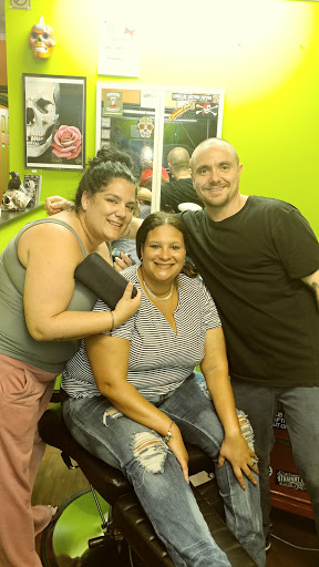 Tattoo Shop «Cadillac Custom Tattoo & Piercing», reviews and photos, 4710 Market St, Wilmington, NC 28405, USA