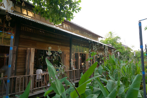 ร้านอาหารบ้านดอกไม้