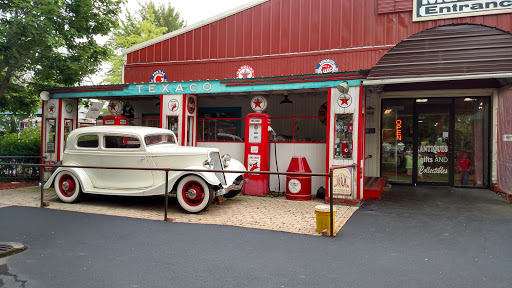Tourist Attraction «Volo Auto Museum», reviews and photos, 27582 Volo Village Rd, Volo, IL 60073, USA